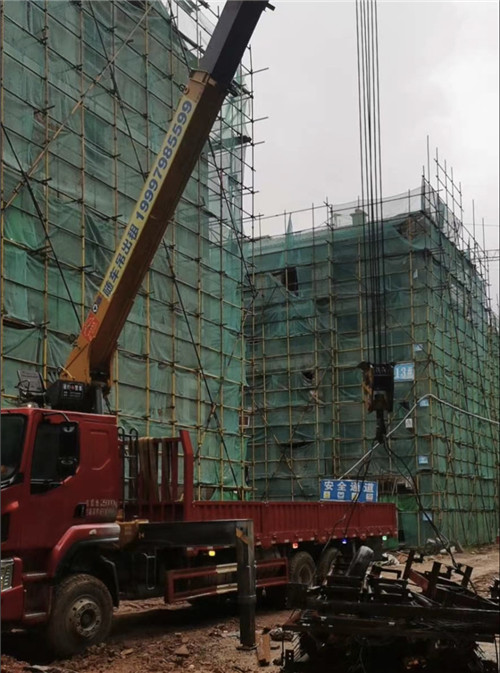 南海区“慢工细活”—— 吊车的 “微动控制” 技术