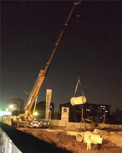 南海区“弯臂矫正”—— 吊车的 “形变补偿” 技术